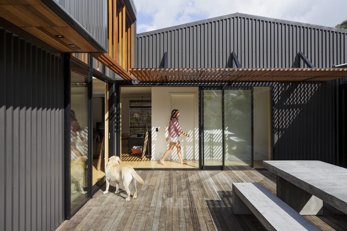 13.08.15 offSET Shed House published on 